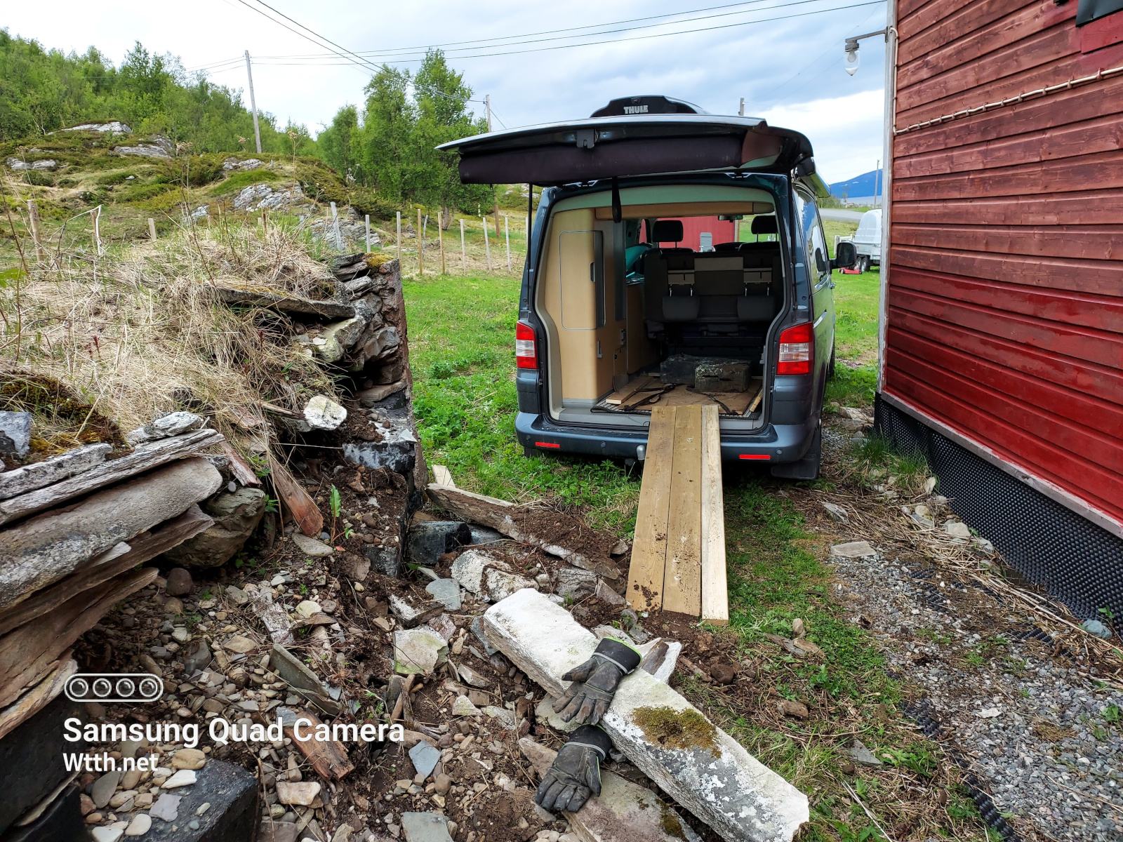 Låvebrua har falt ned.