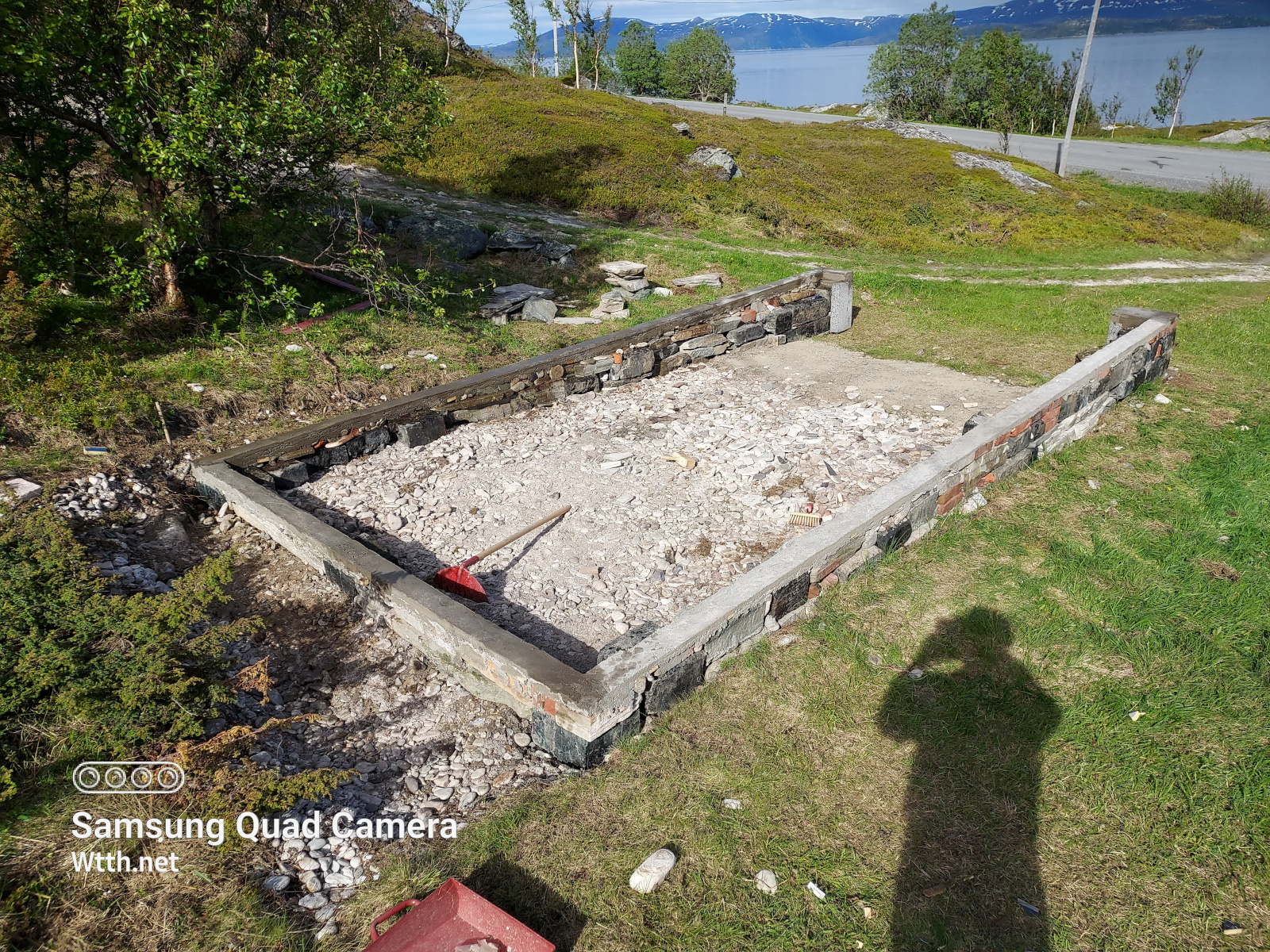 Grunnmuren til garasjen ferdig