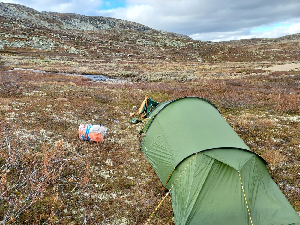 Pakker sammen telte